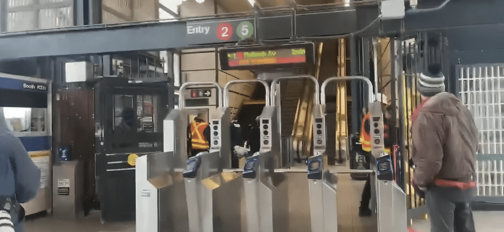 Gun Hill Road subway station turnstiles