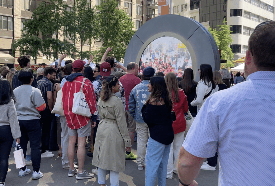 The portal and the people in the Flatiron District in Manhattan