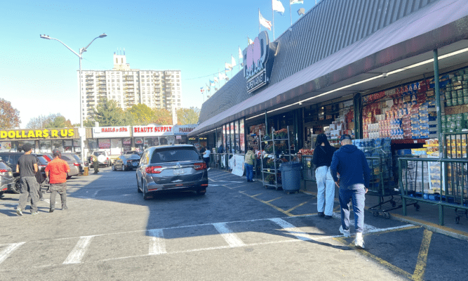 Grocery shoppers in the Bronx. Photo by Frederick Opoku Kumi